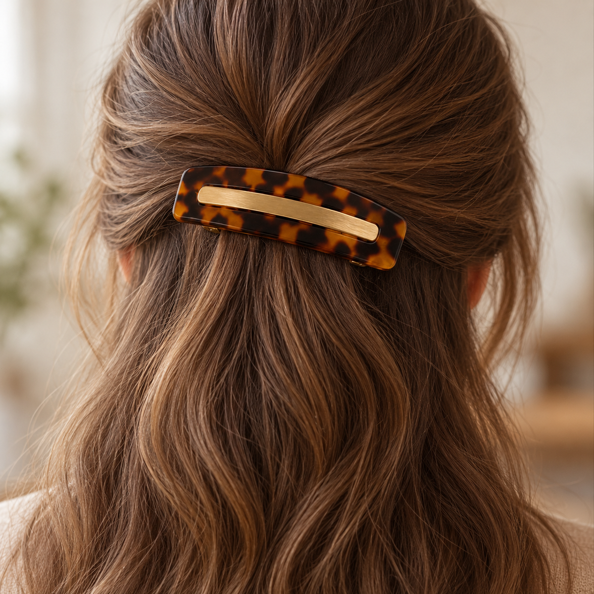 Willowbar Tortoiseshell Barrette lifestyle